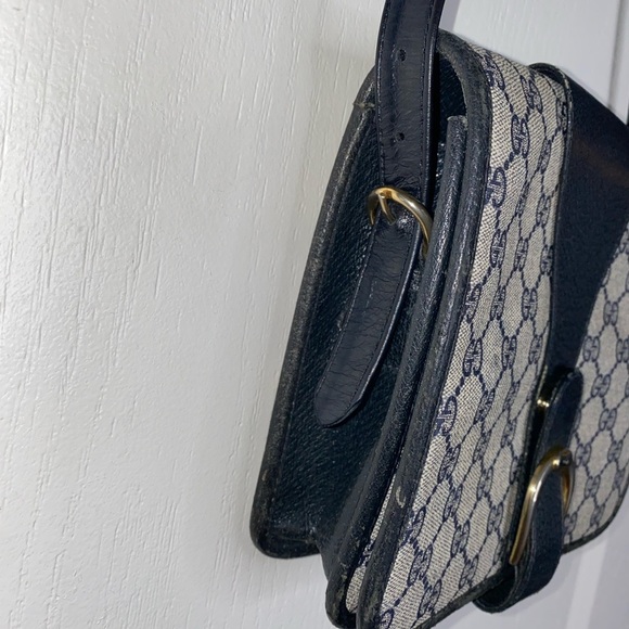 Vintage Gucci Crossbody - Picture 2 of 9